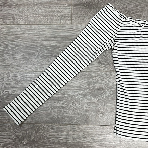 Aeropostale Long Sleeve Off The Shoulder Ribbed Knit Striped Top XL - Picture 4 of 15